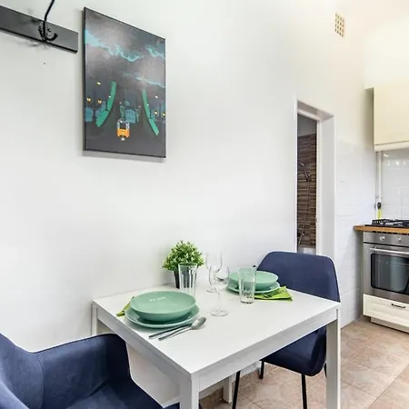 Convenient At Gastro Driven Location *