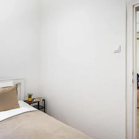 Convenient At Gastro Driven Location Daire *