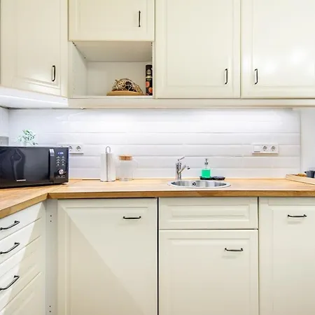 Convenient At Gastro Driven Location *