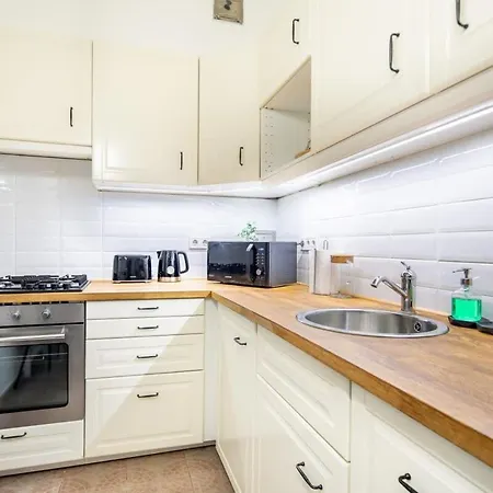 Convenient At Gastro Driven Location Daire *