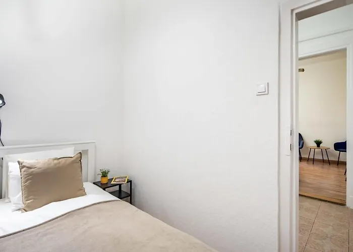 Convenient At Gastro Driven Location Apartament *