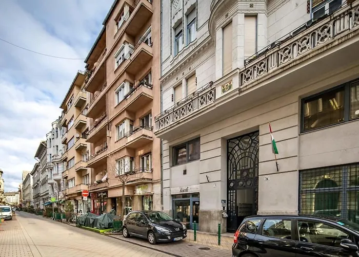 Convenient At Gastro Driven Location Apartament *